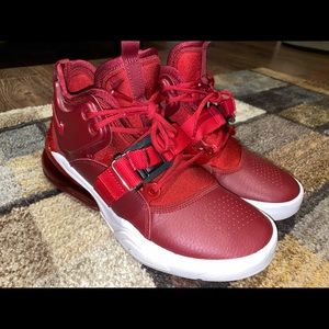 Red Nike Air Force 270